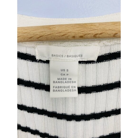 H&M Basics Womens Size Small Black and White Striped Ribbed Cardigan V-Neck Y2K - Picture 3 of 7